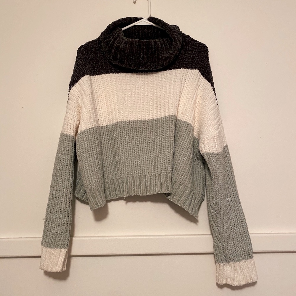 Turtleneck Crop Sweater
